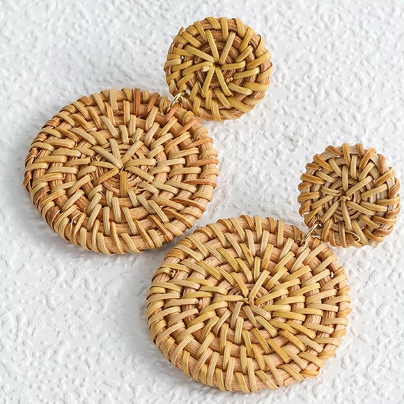 ‼️SALE‼️Rattan Knit Drop Earrings - Picture 3 of 8